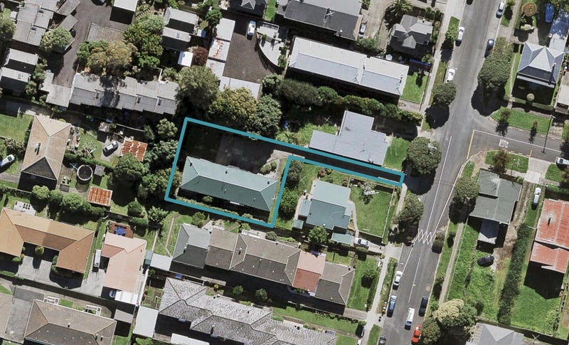 3/0 Kingsway Avenue, Sandringham, Auckland - Carousel 1