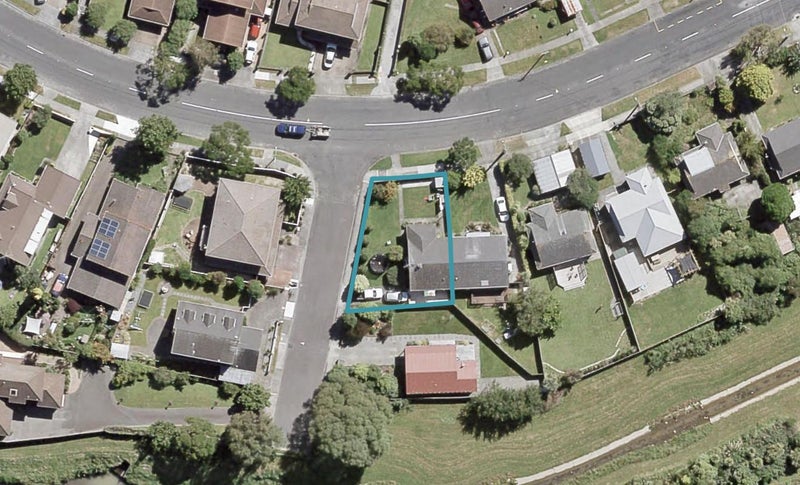 52 Waddington Drive, Naenae, Lower Hutt - Carousel 1