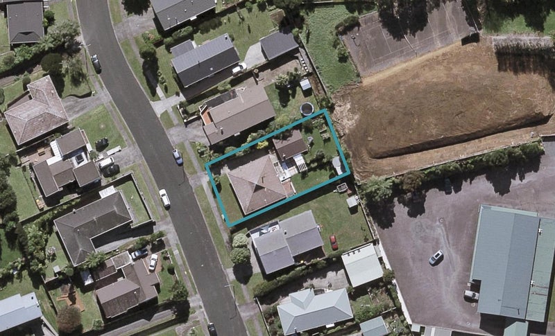 21 Tiverton Crescent, Whalers Gate, New Plymouth - Carousel 1