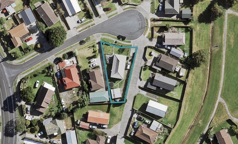 7 Janese Place, Weymouth, Auckland - Carousel 1