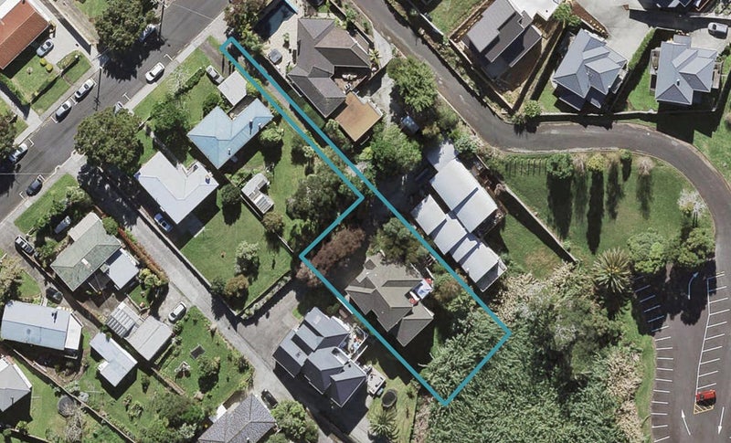 57 Buscomb Avenue, Henderson, Auckland - Carousel 1