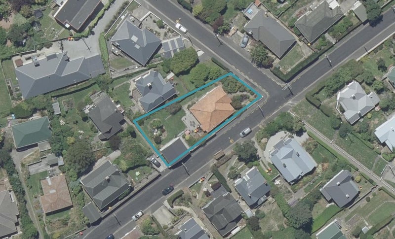 37 Hereford Street, Kaikorai, Dunedin - Carousel 1