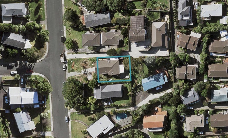 10 Cheval Drive, Totara Vale, Auckland - Carousel 1
