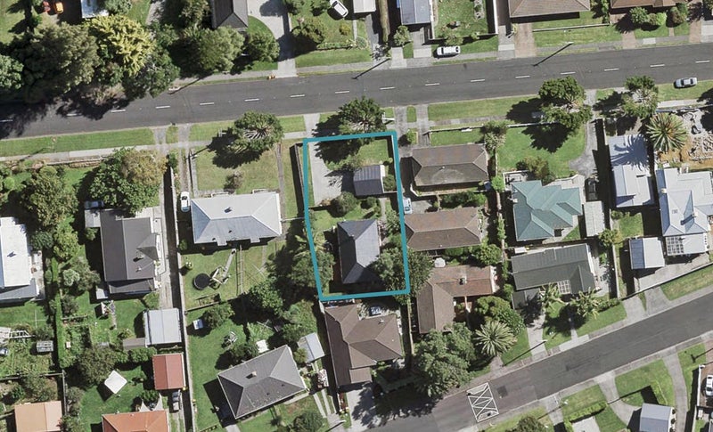 10 Clark Road, Pahurehure, Papakura - Carousel 1