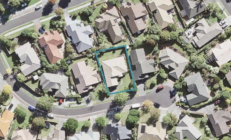 8 Phoebe Meikle Place, Torbay, Auckland - Carousel 1