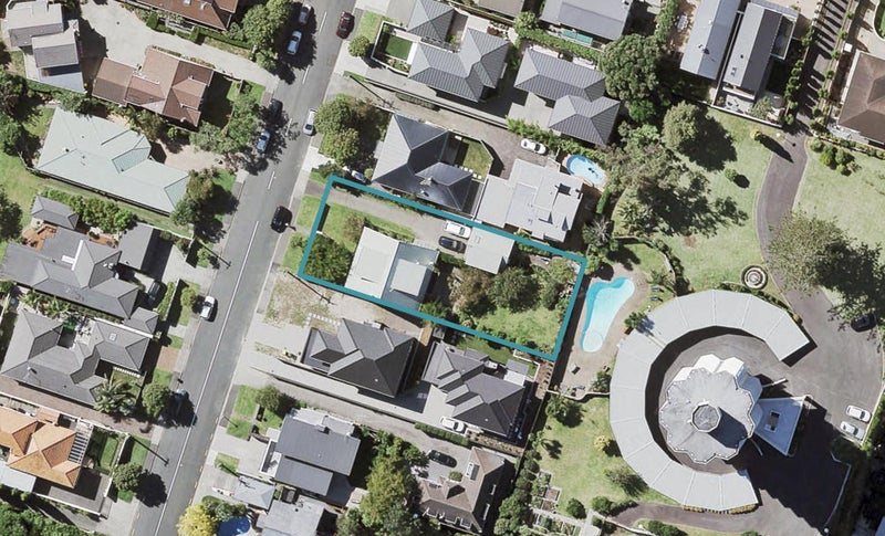 12 Sylvan Park Avenue, Milford, Auckland - Carousel 1