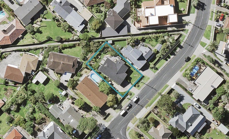 90 Litten Road, Cockle Bay, Auckland - Carousel 1
