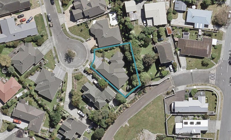 16 Morepork Close, Brown Owl, Upper Hutt - Carousel 1