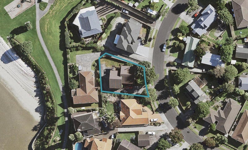23 St Annes Crescent, Wattle Downs, Auckland - Carousel 1