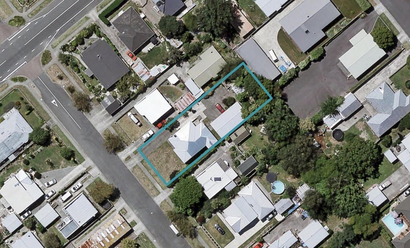 904 Queen Street East, Parkvale, Hastings - Carousel 1