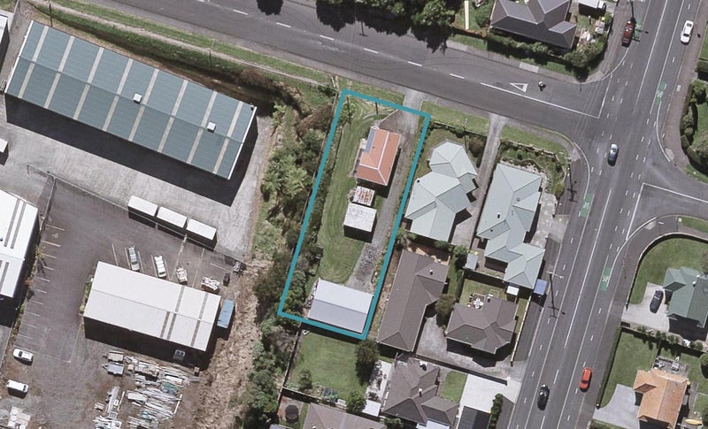22 Borrell Avenue, Westown, New Plymouth - Carousel 1