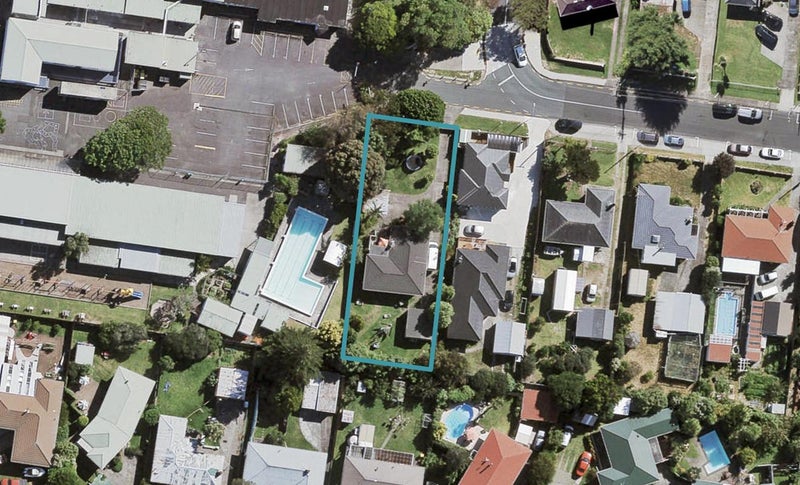 12 Norval Road, Henderson, Auckland - Carousel 1