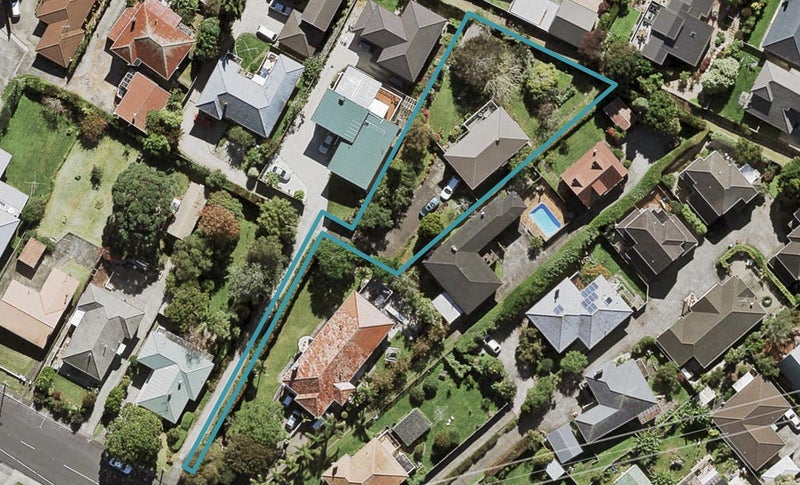 13 Olsen Avenue, Hillsborough, Auckland - Carousel 1