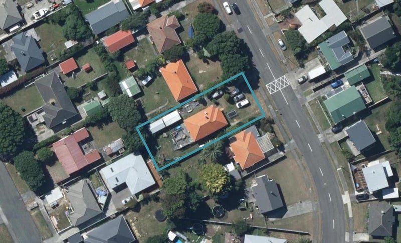 24 Kapiti Crescent, Titahi Bay, Porirua - Carousel 1