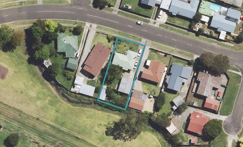 8 Blackpool Street, Te Hapara, Gisborne - Carousel 1