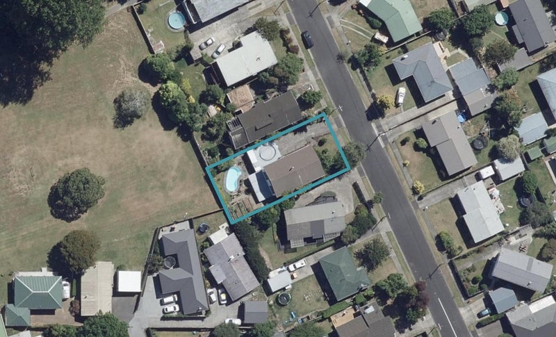9 Paulette Place, Queenwood, Hamilton - Carousel 1