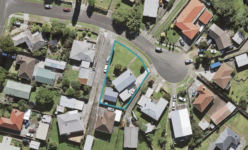 9 Humphreys Place, Mangere, Auckland - Carousel 1