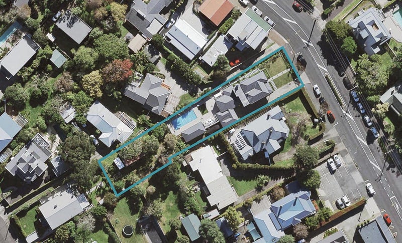 122 Hinemoa Street, Birkenhead, Auckland - Carousel 1