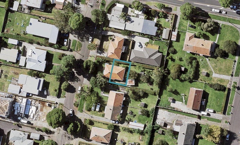 6B Waddell Avenue, Point England, Auckland - Carousel 1