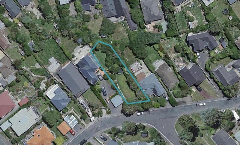 11 Ranui Crescent, Khandallah, Wellington - Carousel 1