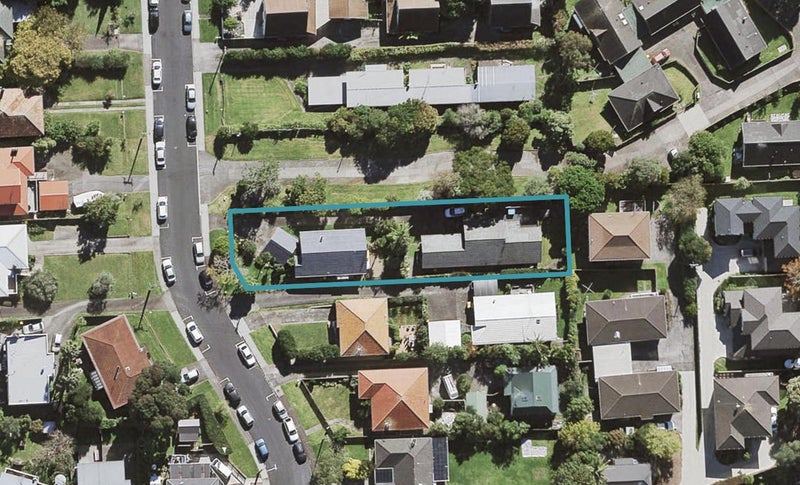 2/7 Aorangi Place, Birkenhead, Auckland - Carousel 1