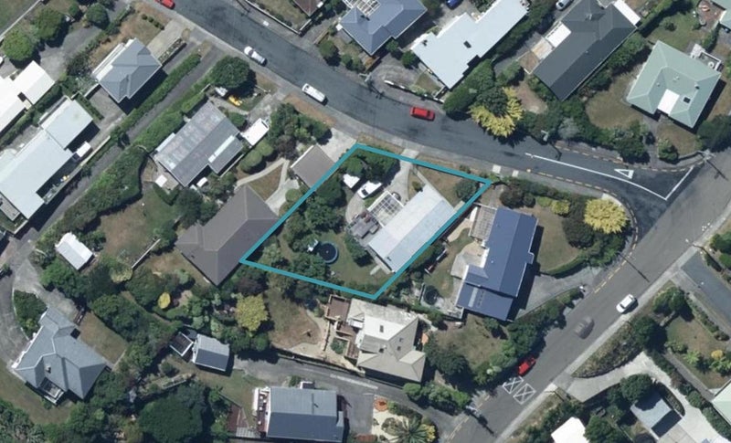 3 Walker Avenue, Paremata, Porirua - Carousel 1