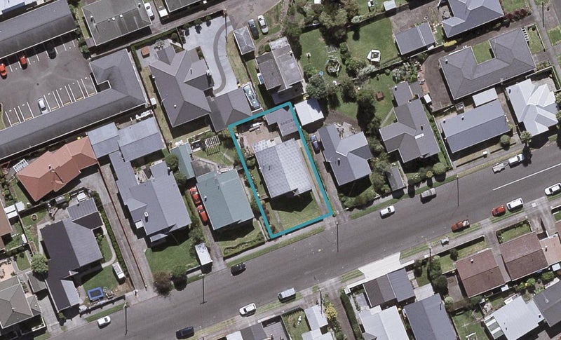 9 Barriball Street, Fitzroy, New Plymouth - Carousel 1