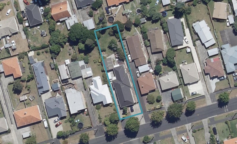 57 Claude Street, Fairfield, Hamilton - Carousel 1