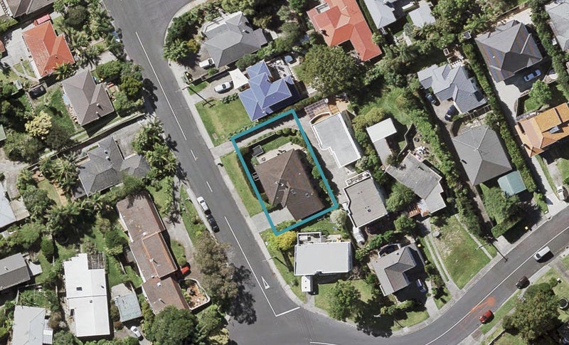 80 Selwyn Crescent, Forrest Hill, Auckland - Carousel 1