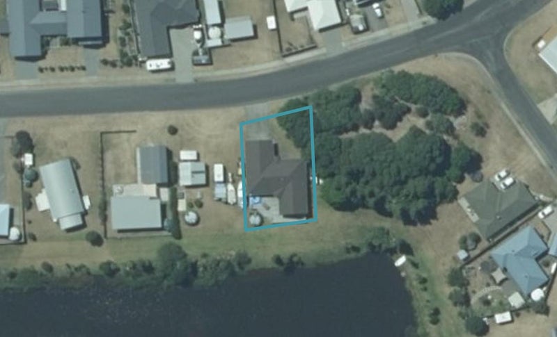 11 Motukorure Parade, Cooks Beach, Whitianga - Carousel 1