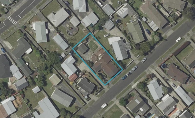 43 Raglan Avenue, Cloverlea, Palmerston North - Carousel 1