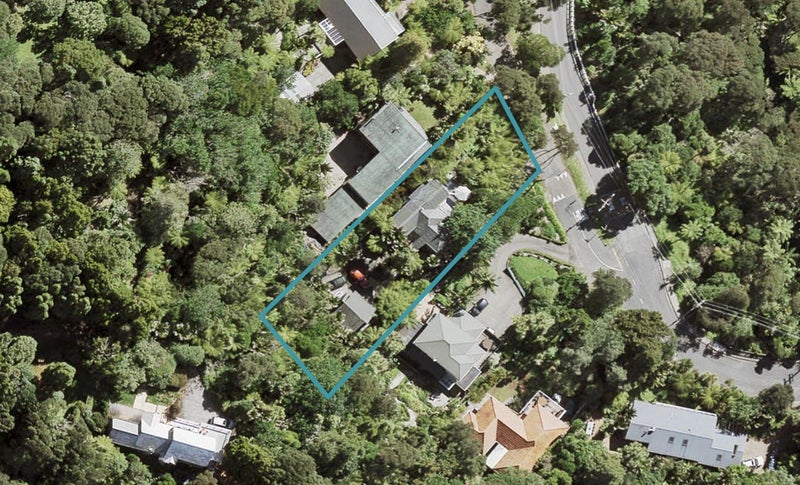 42 Kohu Road, Titirangi, Auckland - Carousel 1