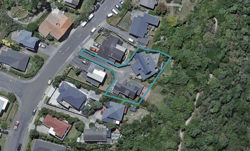 17B Bowes Crescent, Strathmore Park, Wellington - Carousel 1