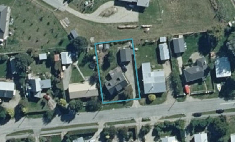 15 Reid Avenue, Luggate, Wānaka - Carousel 1