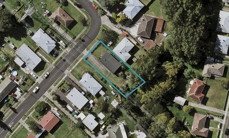 32 Ingram Crescent, Otara, Auckland - Carousel 1