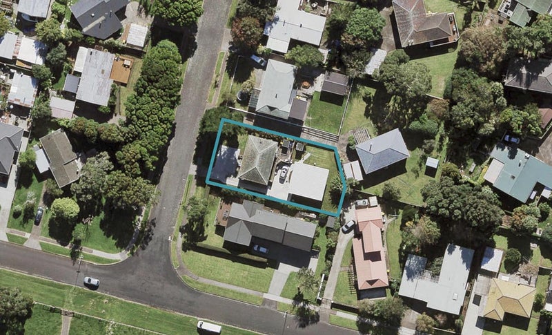 27 Ashcroft Avenue, Mangere Bridge, Auckland - Carousel 1