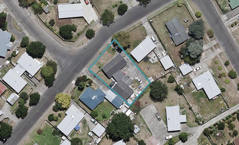 27 Burton Crescent, Flaxmere, Hastings - Carousel 1