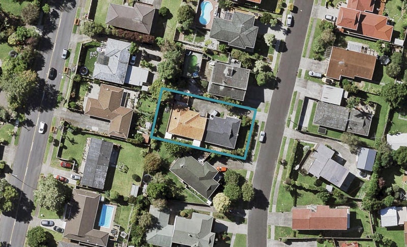 2/19 Luton Avenue, Sunnyhills, Auckland - Carousel 1