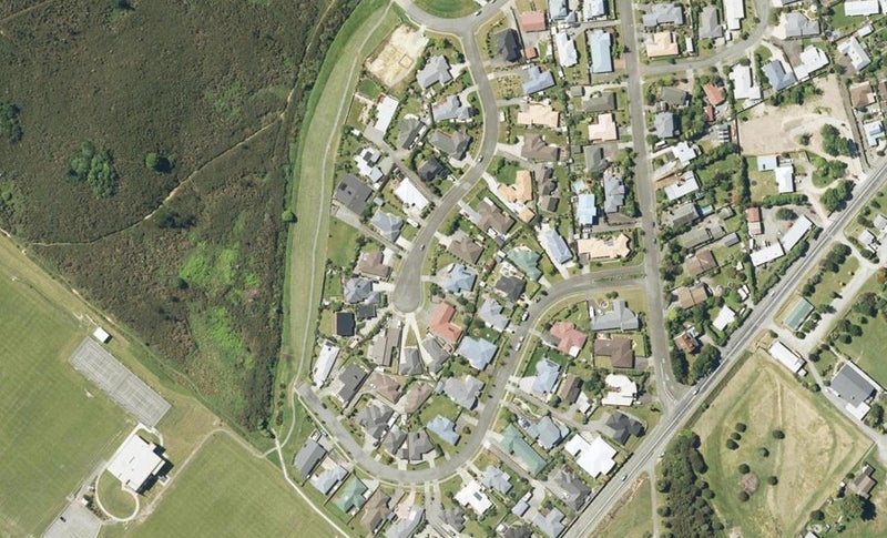 18 Glentui Place, Waikawa, Picton - Carousel 1
