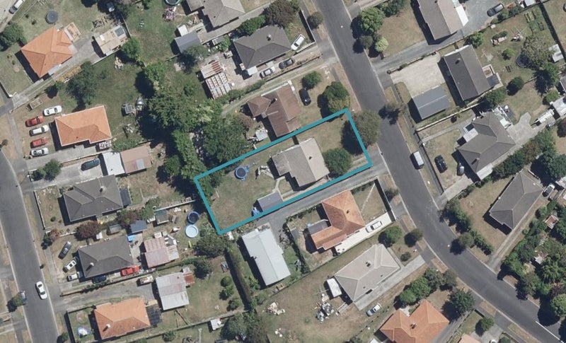 11 Paul Crescent, Fairfield, Hamilton - Carousel 1