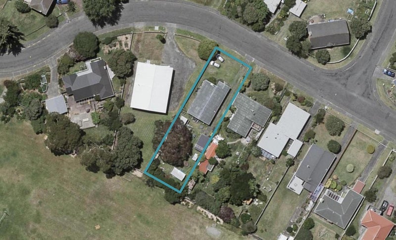 8 Tarawa Street, Paekakariki - Carousel 1