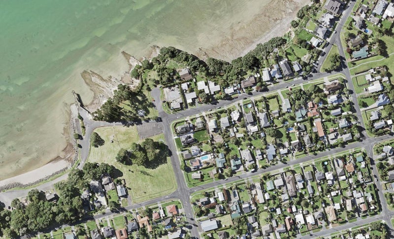 26 Ealing Crescent, Beachlands, Auckland - Carousel 1