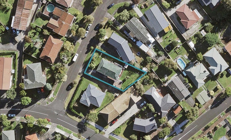 3 Crecy Place, New Windsor, Auckland - Carousel 1