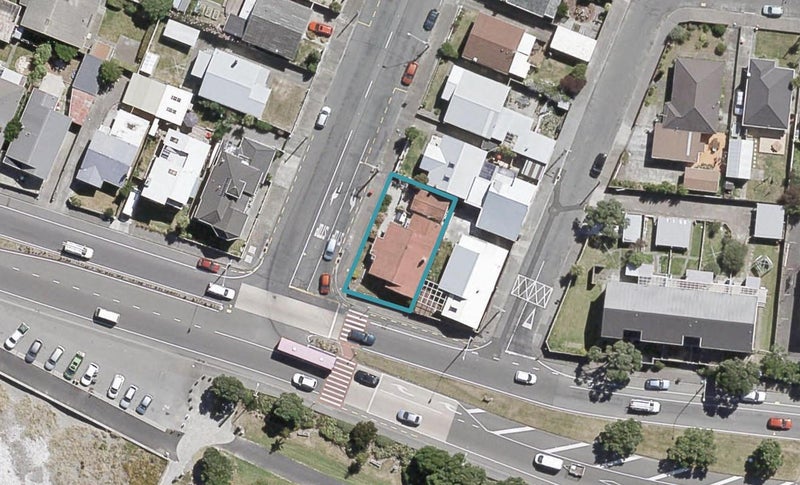245 The Esplanade, Petone, Lower Hutt - Carousel 1