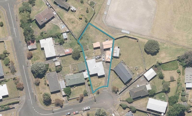 7 Andrews Place, Gonville, Whanganui - Carousel 1