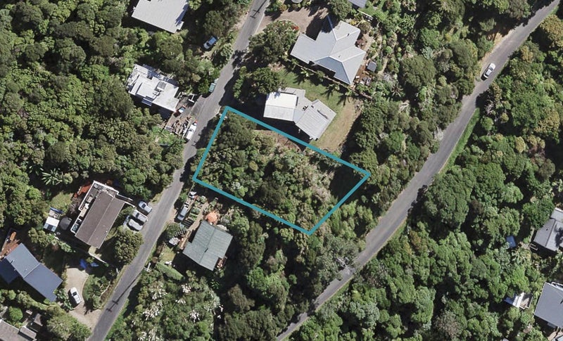 22 Burrell Road, Oneroa, Waiheke Island - Carousel 1