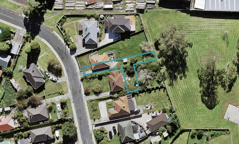 4/6 Hill Crescent, New Lynn, Auckland - Carousel 1