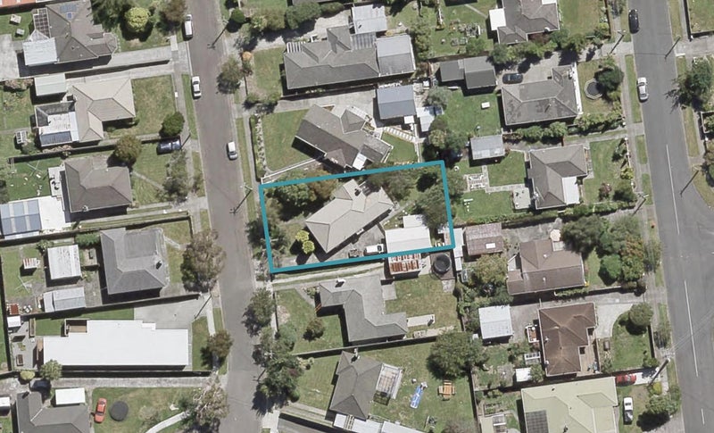 15 Weka Grove, Elderslea, Upper Hutt - Carousel 1