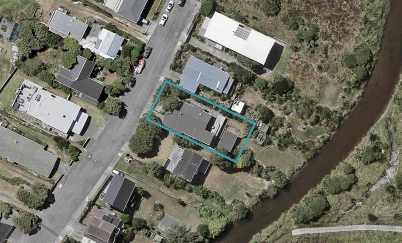 6 Moana Street, Otaki Beach, Otaki - Carousel 1