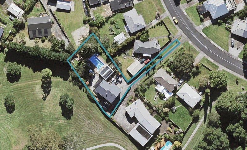 40 Glendene Avenue, Glendene, Auckland - Carousel 1